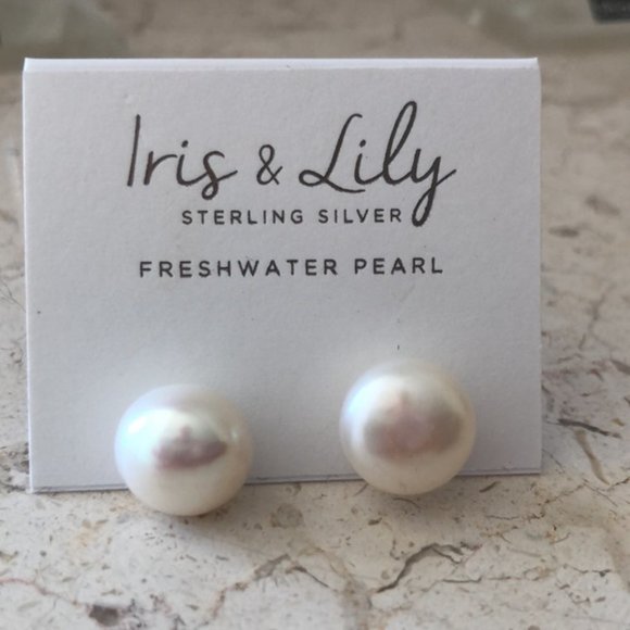 Iris & Lily  Sterling Silver Studs Freshwater Pearl earrings 13mm - Picture 4 of 5